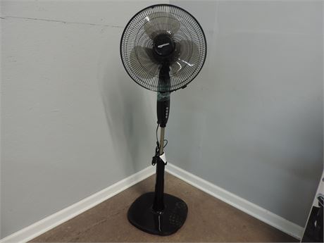 Intertek Oscillating Standing Pedestal Floor Fan