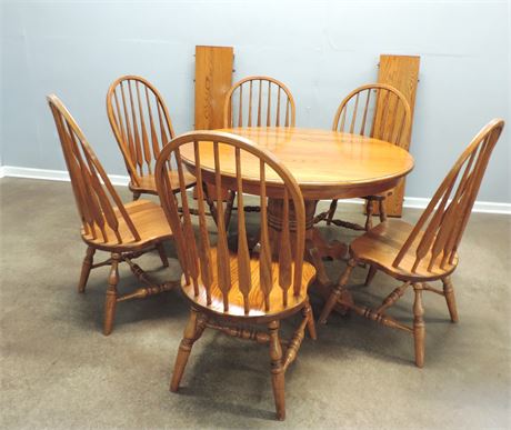 Traditional Style Oak Dining Table / Six Chairs