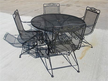 Wire Mesh Outdoor Patio Table and 4 Spring Rocking Chairs