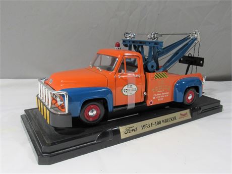 Yat Ming Road Signature Diecast 1953 Ford F-100 Wrecker - 1/18 Scale w/ Box