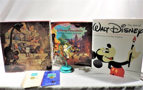 Walt Disney Tinkerbell Ornament / Stand / Disney Animation / Illusion of Life