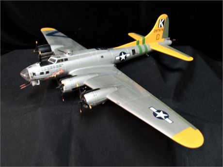 Large Franklin Mint 1:48 Scale Diecast B-17G Flying Fortress - A Bit of Lace