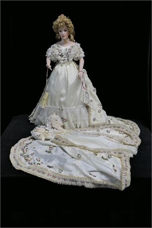 Hamilton Heritage: Alexandra, Last Empress of the Russian Empire / Extra Dress