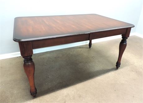 Traditional Style Solid Wood Dining Table