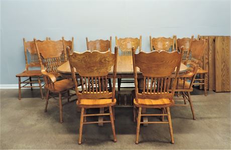 Double Pedestal Traditional Dining Set / Ten Chairs