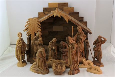 Christmas Wood Nativity Manger & Statues