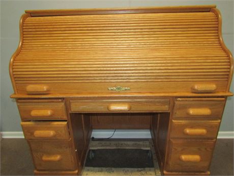 Classic Farmer’s Roll-Top Amish Desk with Key