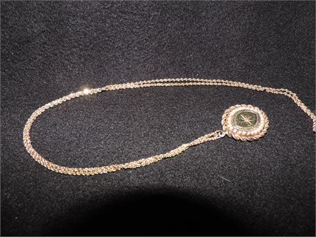 14KT YELLOW GOLD PEARL LOCKET and CHAIN