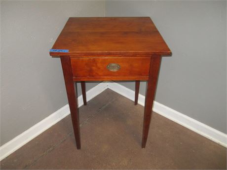 Vintage Mid-Century Solid Wood One Drawer End Table.