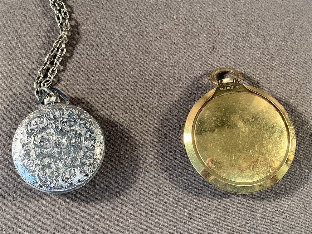 Transitional Design Online Auctions Vintage Pieces/Straight Edge/Lady