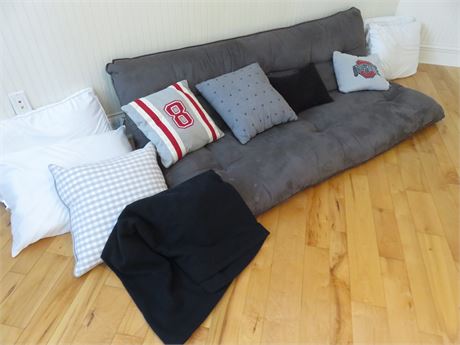 Futon Floor Lounger with Pillows
