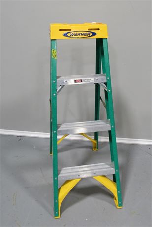 Werner 4' Fiberglass Step Ladder #5904