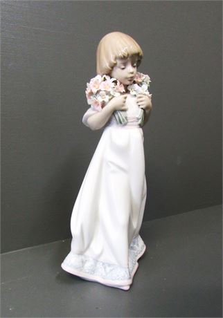 Lladro Figurine - Spring Bouquets - #7603 Collectors Society - Retired