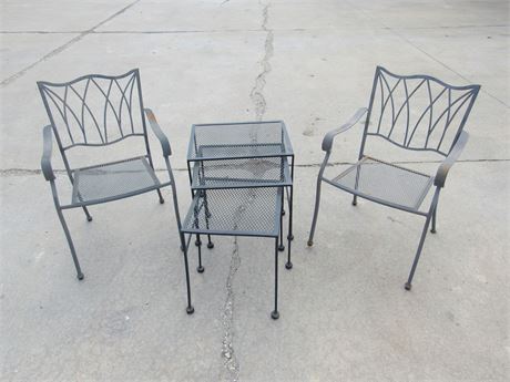 5 Piece Outdoor Patio Chairs and Nesting Table Lot