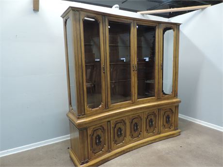 UNIQUE FURNITURE MAKERS China / Buffet / Display Cabinet