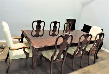 Stunning Stanley Furniture Dining Table / 8 Chairs