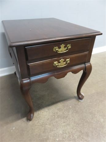 DELWOOD Queen Anne End Table
