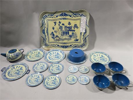 Vintage 1950s Ohio Art Blue Willow 21-Piece Children's Tin Tea Set