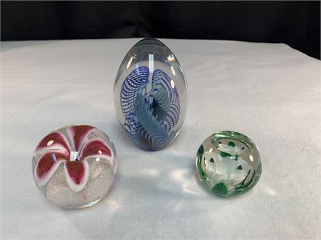 Lot of 3 Paper Weights, Featuring HARDENBURG ,CHASM,PAIRPOINT by BRYDEN