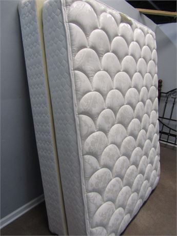 Sealy Queen Mattress and Boxspring Set