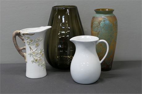 Pitchers / Vases Lot of 4