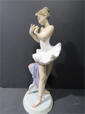 Lladro Porcelain Figurine #7641