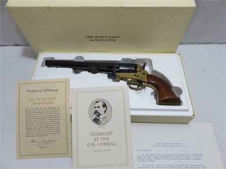 FRANKLIN MINT Wyatt Earp Replica.44 Revolver