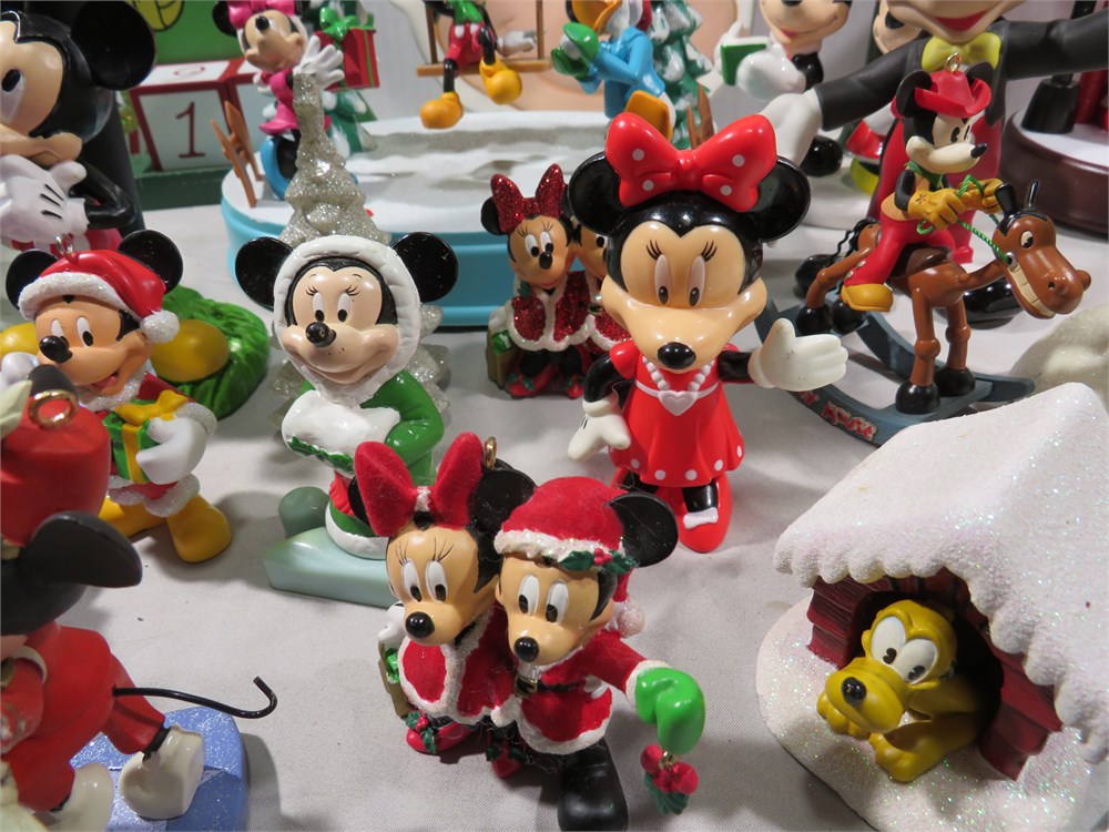 Transitional Design Online Auctions - Disney Collectibles / Snowglobes