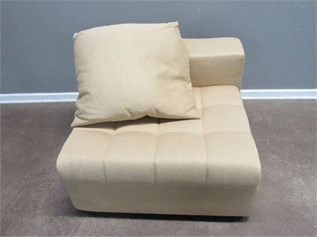 Dellarobbia Contemporary Lounge/Occasional Chair Armless Chair & 2 Throw Pillows