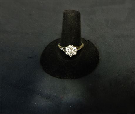 14 Kt. White Gold Diamond Ring