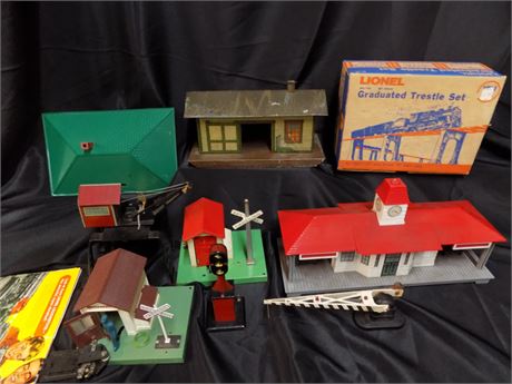Lionel Model Train Buildings