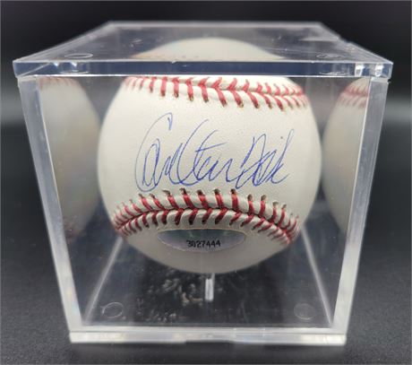 Carlton Fisk Hand Signed MLB Officially Licensed Baseball White Sox Red Sox