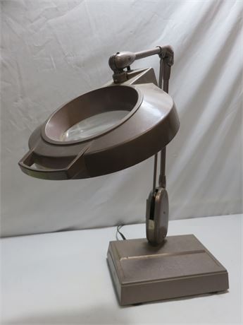 Magnifier Desk Lamp