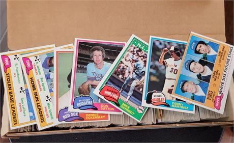 TOPPS BASEBALL CARD COLLECTION FROM THE EARLY 1980s