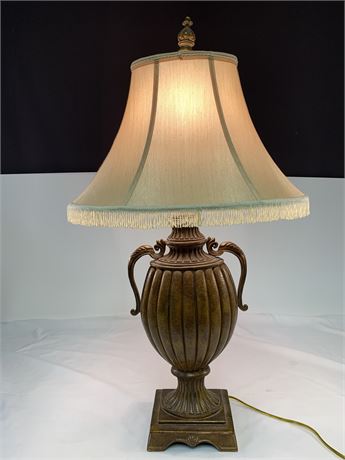 Trophy shape Table Lamp