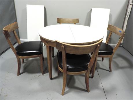 Round Dining Table / Four Chairs / Two Leaves