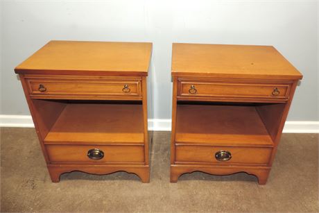 NATIONAL FURNITURE CO Pair of Nightstands