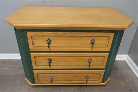 Chest of 3 drawers in Crackled Green & Natural Finish
