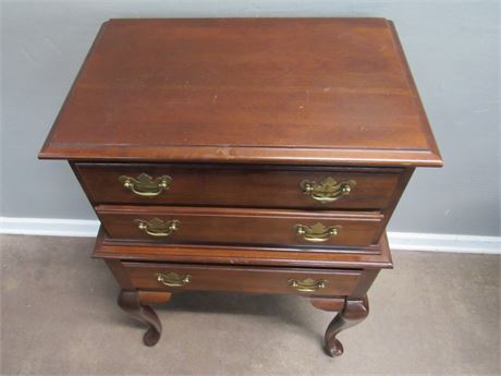 Small 3-Drawer Broyhill Chest with Cabriole Legs