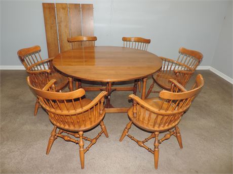 NICHOLS & STONE CO. Drop Leaf Table / 6 Chairs / 4 Leaves