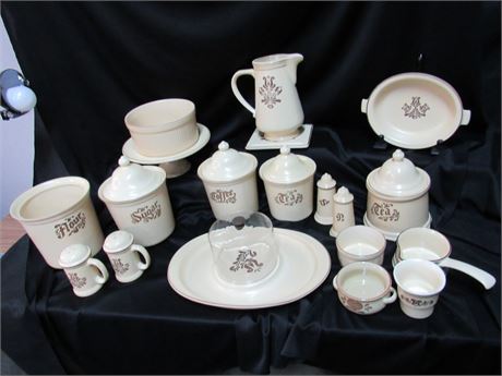 Large Pfaltzgraff Pottery Kitchenware/Serving Lot - 19 Pieces