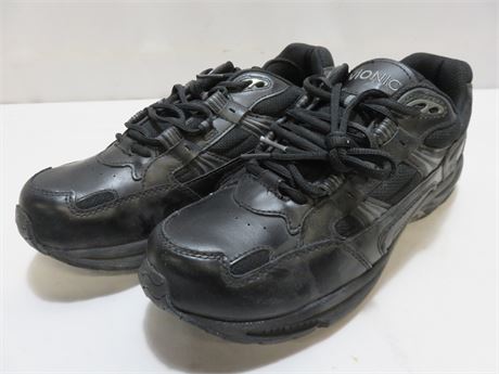 VIONIC Men's Classic Walker Shoes - Size 9