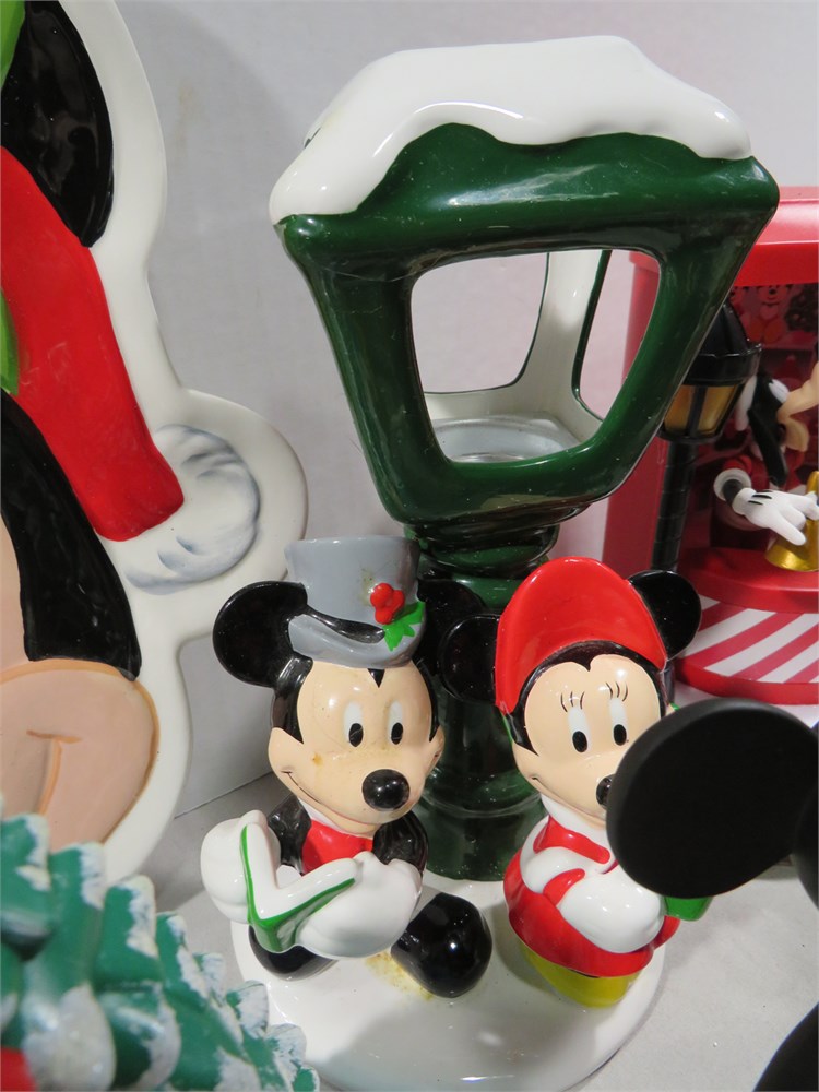 Transitional Design Online Auctions - Disney Collectibles / Snowglobes