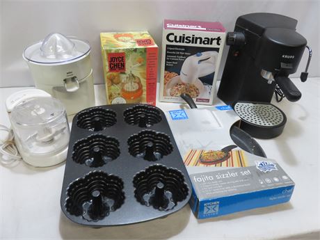 Assorted Small Kitchen Appliances & Gadgets