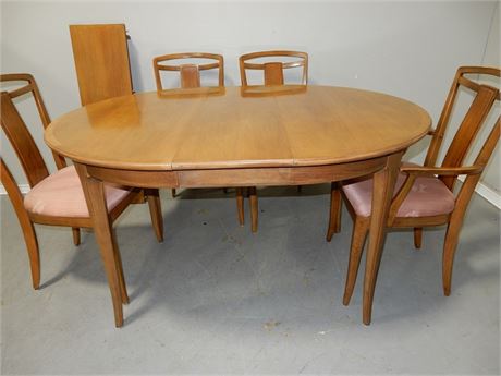 Mid-Century Thomasville Dining Table / 6 Chairs / Pads