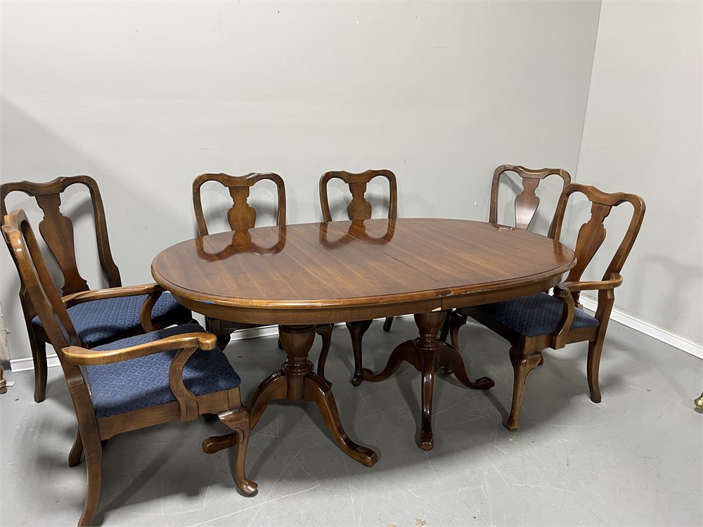 Transitional Design Online Auctions - Dining Table / Oval Table / 6 ...
