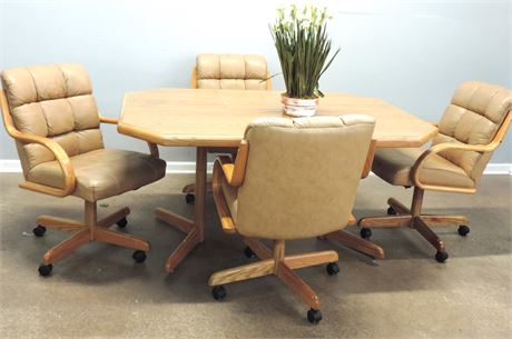 DOUGLAS FURNITURE Dining / Game Table / 4 Chairs
