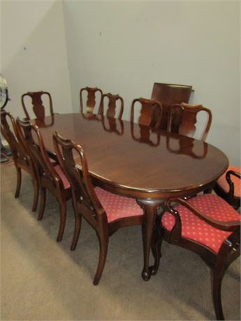 Queen Anne Dining Table and Chairs