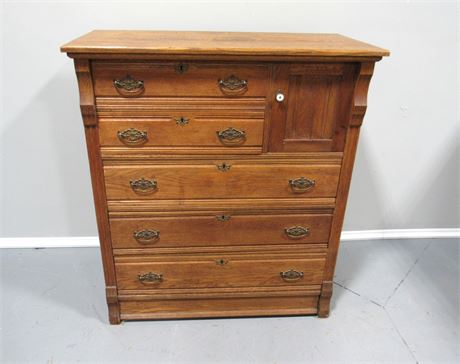 Vintage Oak Gentleman's Chest with 5 Dovetailed Drawers