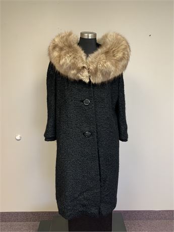 Coat Black Boucle/Fox Collar